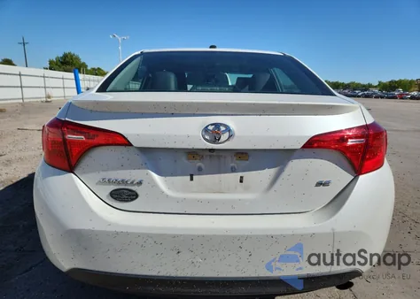 2017 Toyota Corolla L z USA, uszkodzony, nr VIN 5YFBURHE2HP595386